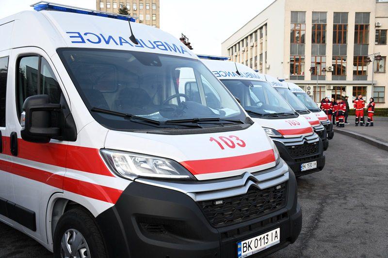 Дев’ять сучасних «швидких» поповнили автопарк екстренки Рівненщини