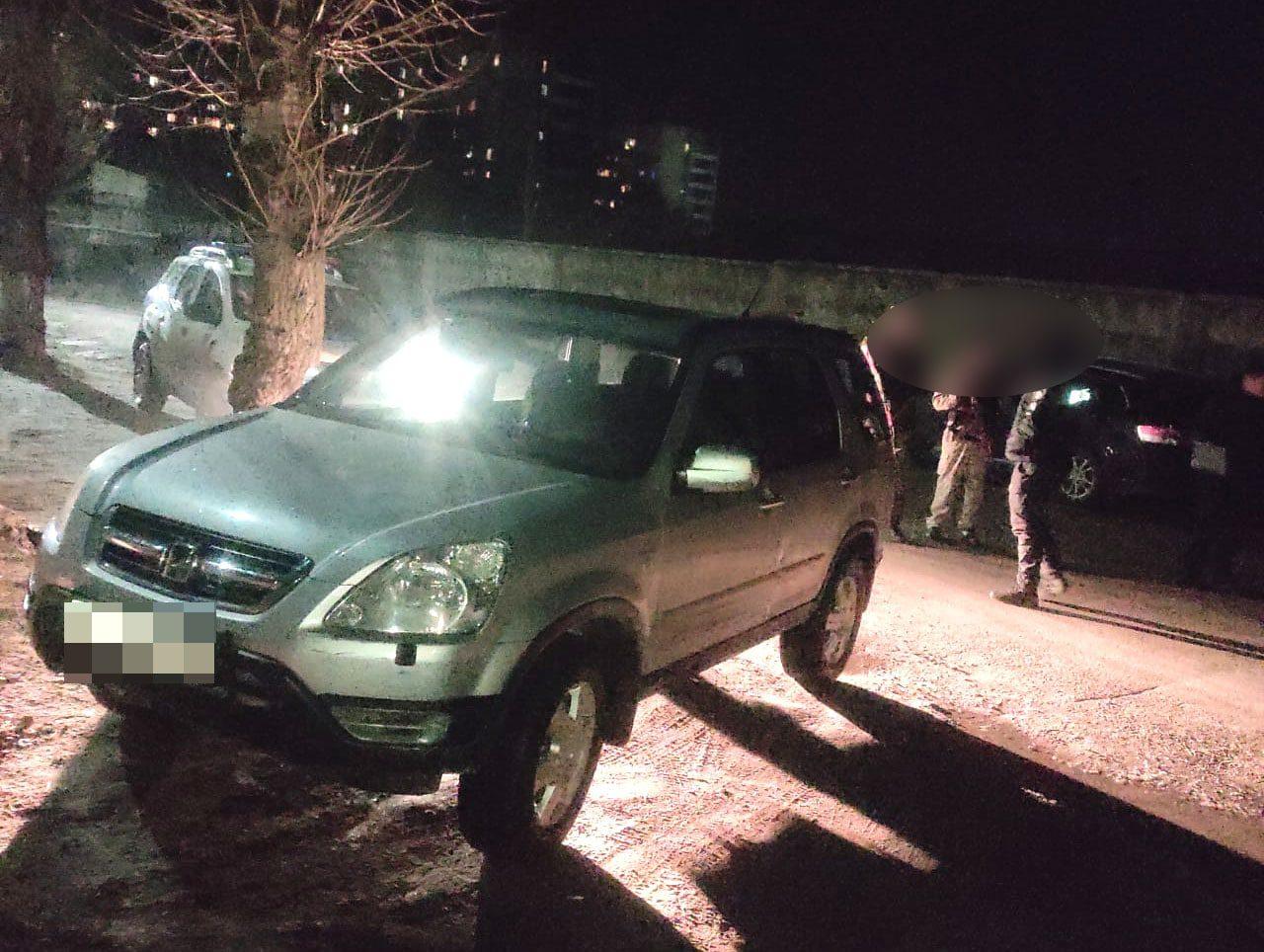 Майже 40 кілограмів бурштину вилучили поліцейські у легковому автомобілі на Рівненщині