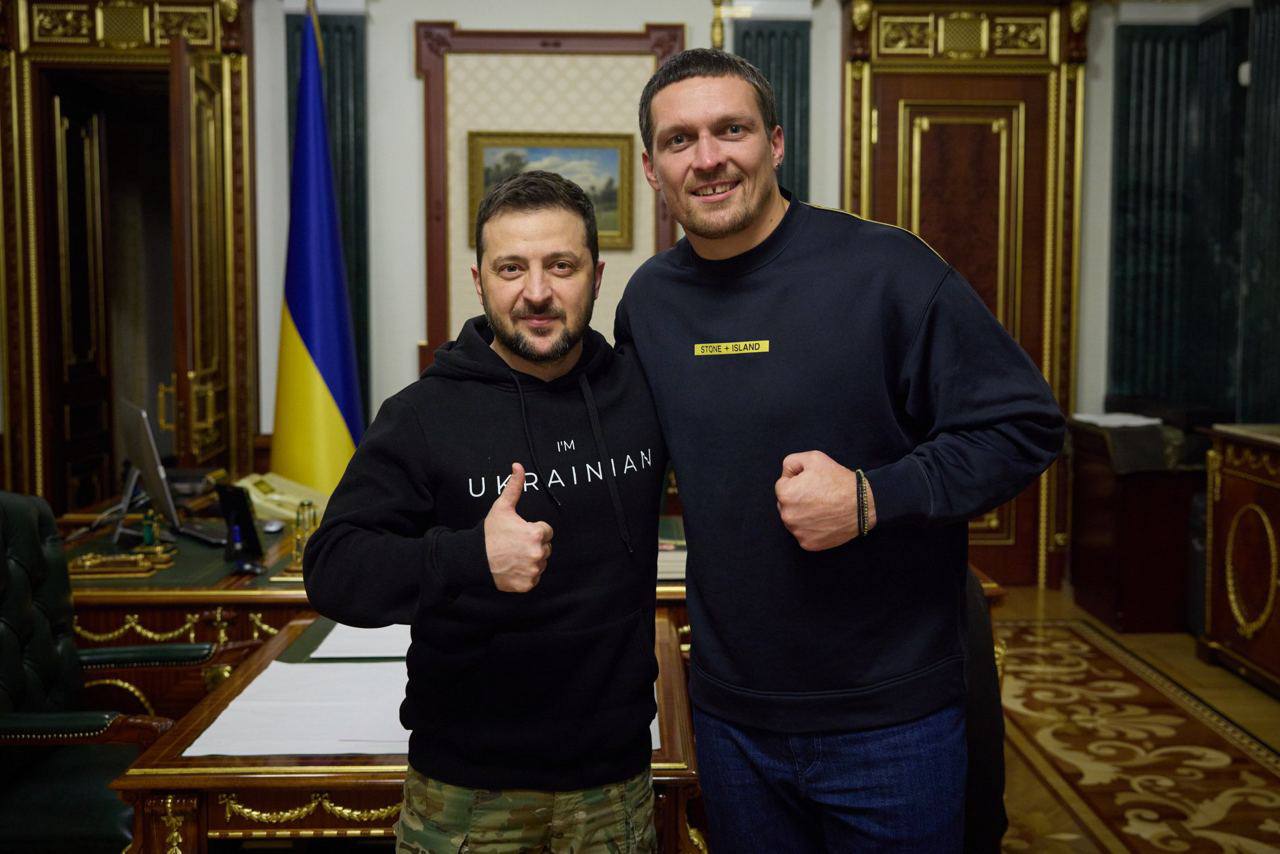 Олександр Усик передав 50 000 на генератори для українських лікарень