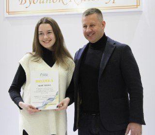 Секретар Рівнеради вручив нагороди рівненським волонтерам3