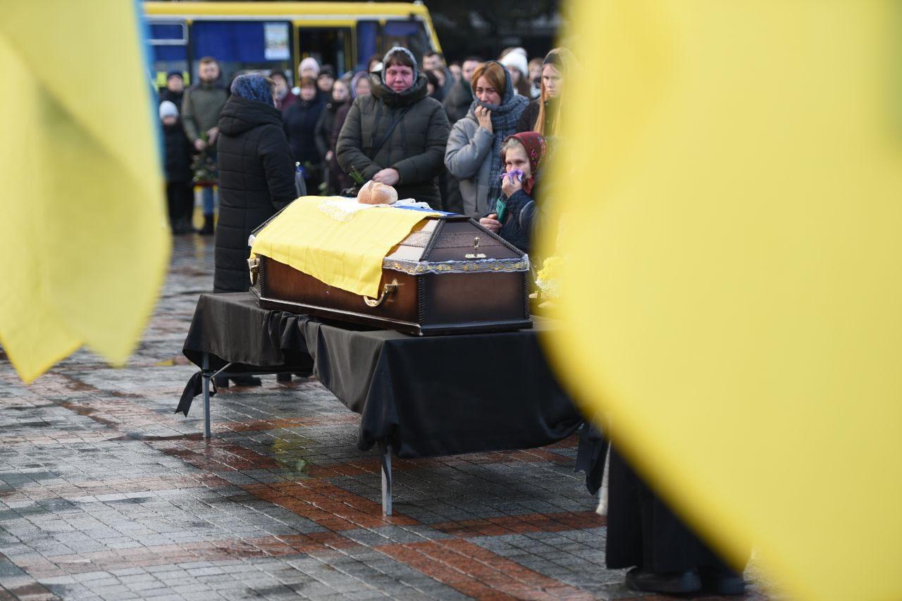 У Рівному попрощалися з Героєм Дмитром Шкльодою, що загинув на війні