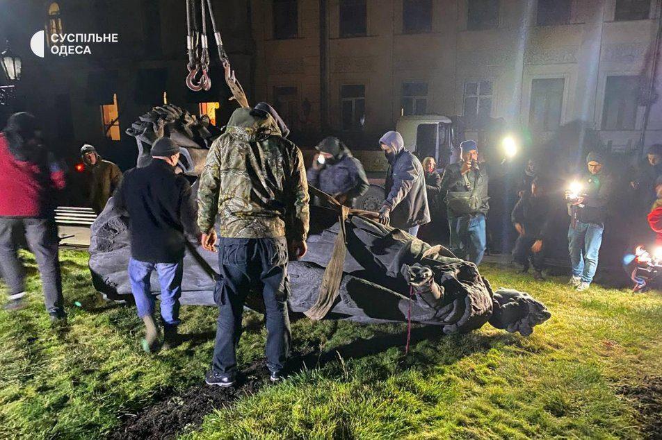 В Одесі демонтували пам’ятник Катерині ІІ