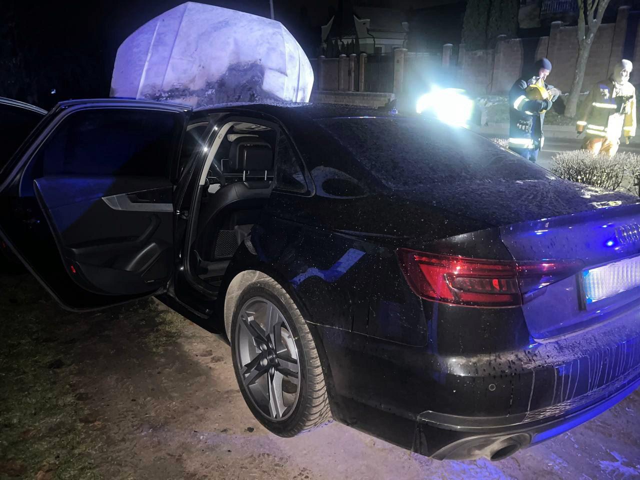 Вночі в Рівному підпалили автомобіль