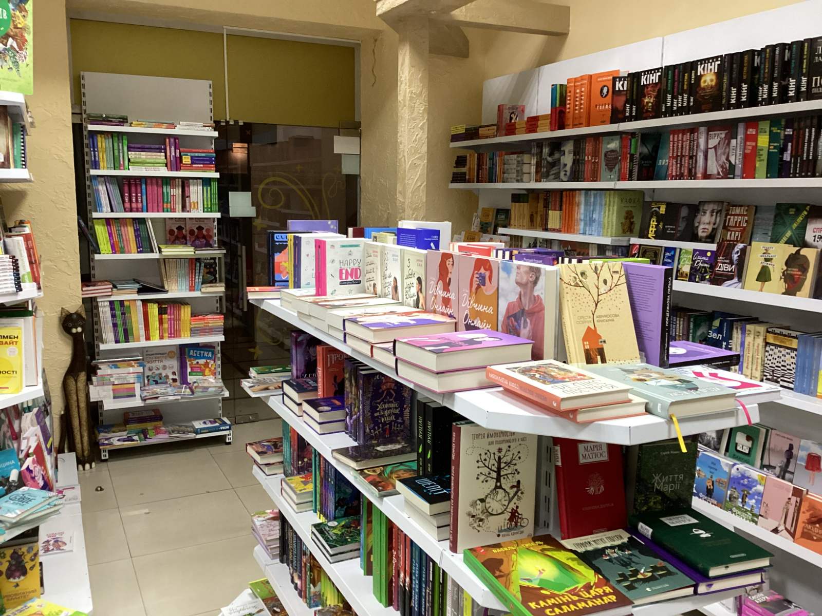 Як видавці з Херсона відкрили книгарню у Рівному