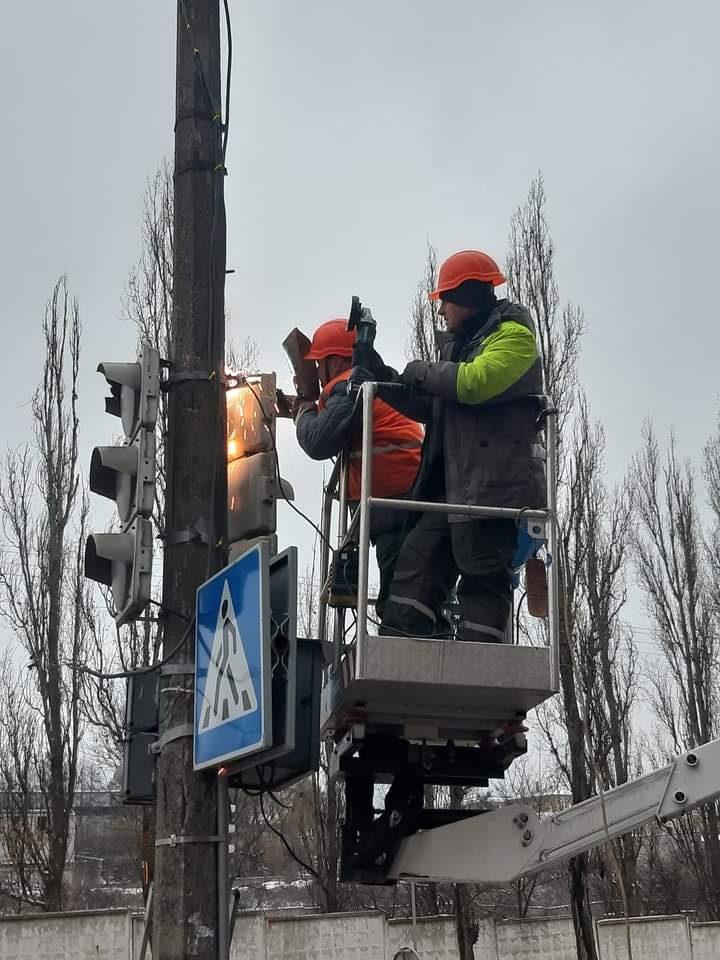 Рух транспорту ускладнений у селищі Квасилів