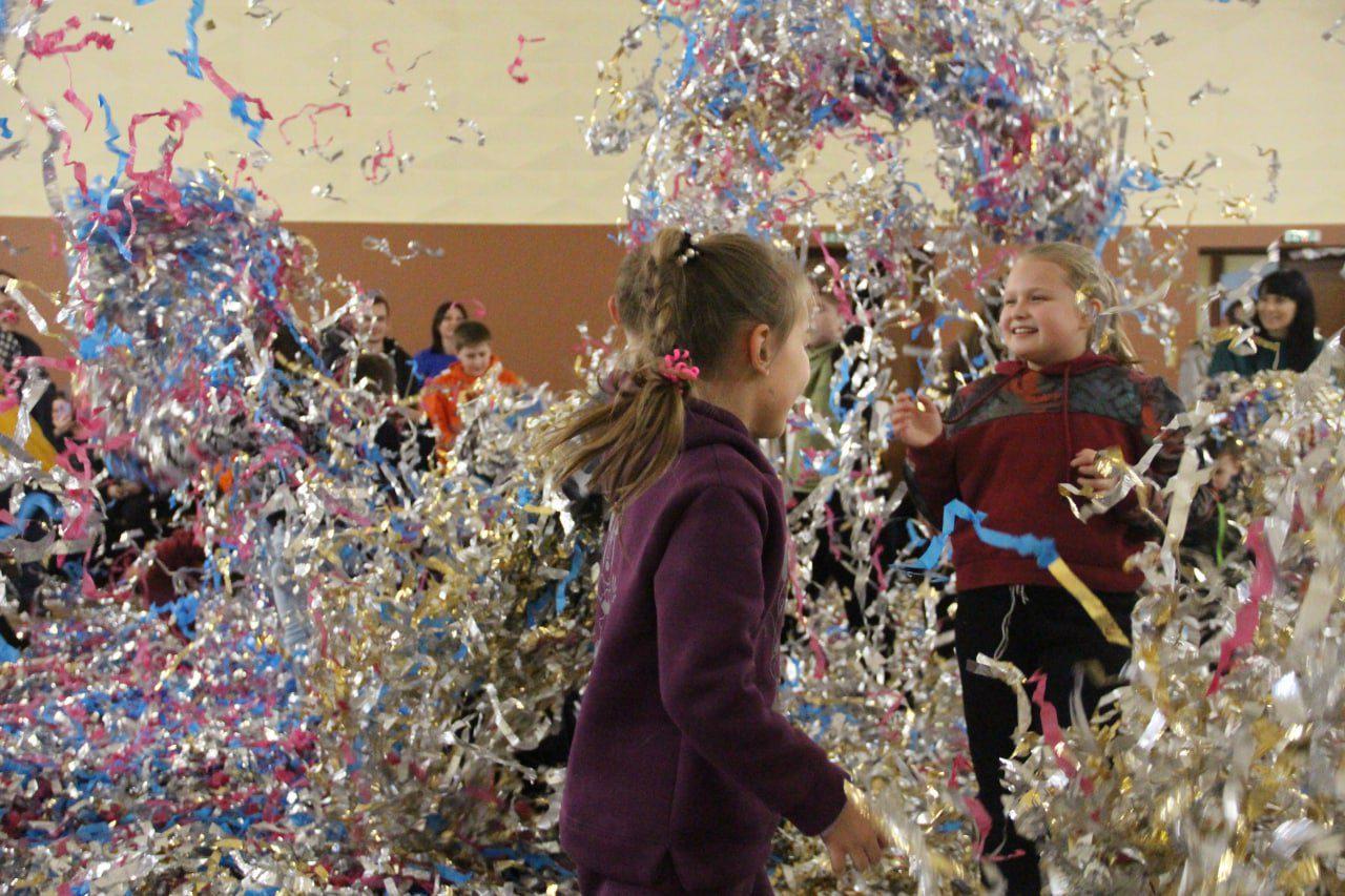 Рівненські волонтери подарували незабутнє свято Миколая дітям з Херсонщини рівненські волонтери