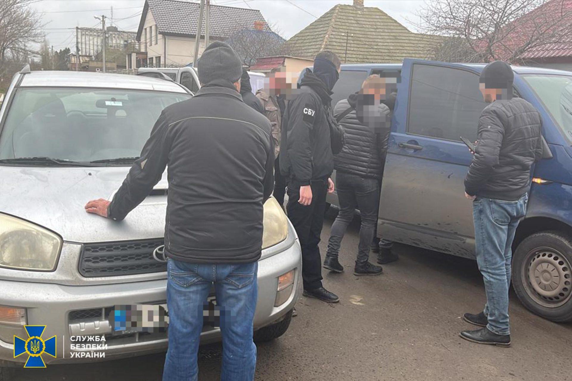 СБУ Рівненщини викрила угрупування, яке переправляло українських чоловіків до Молдови