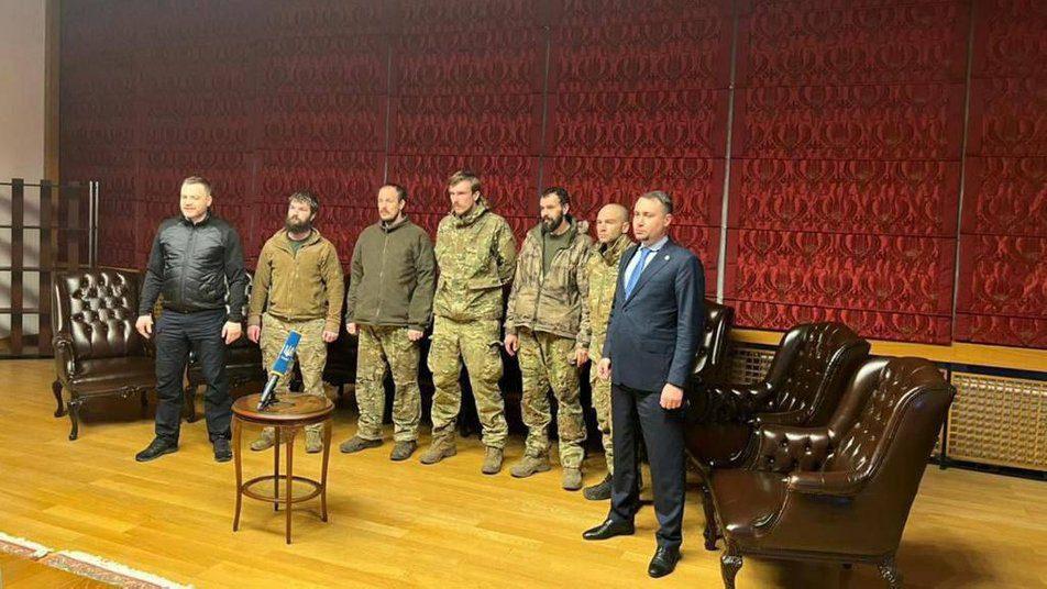 Звільнені командири