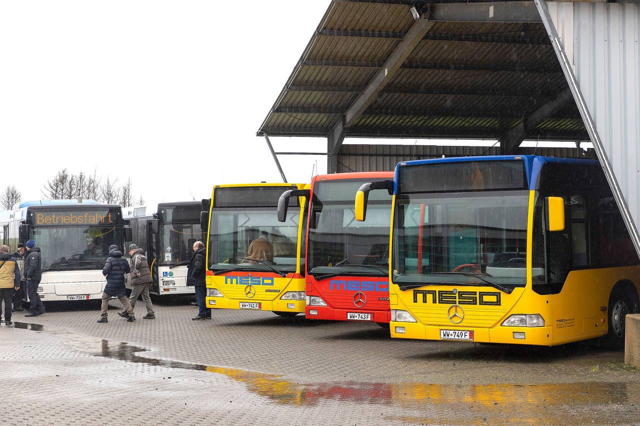 9 громад Рівненщини отримали автобуси від німецької турфірми