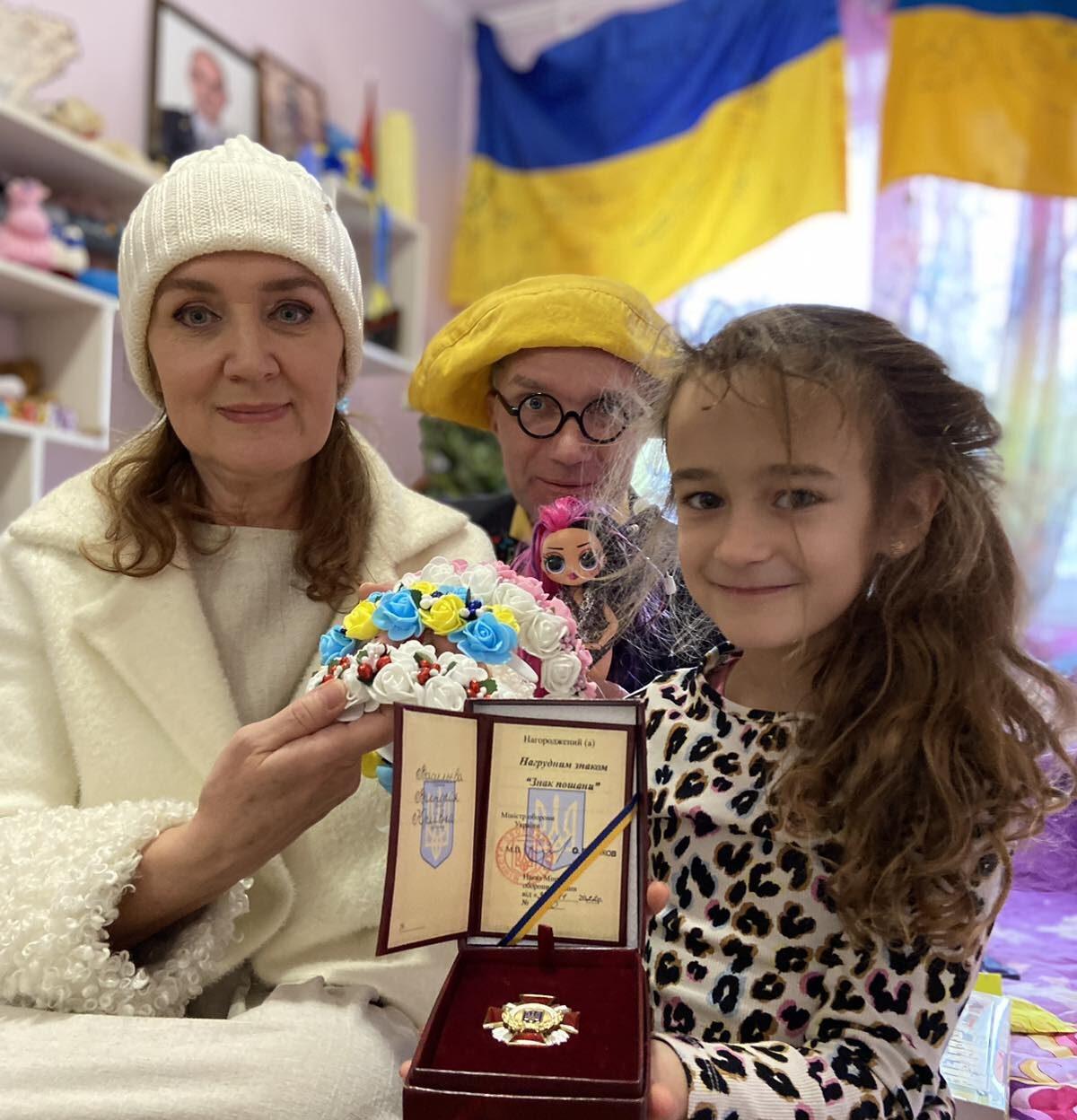 гроші на допомогу ЗСУ Фантастична дівчина бирає