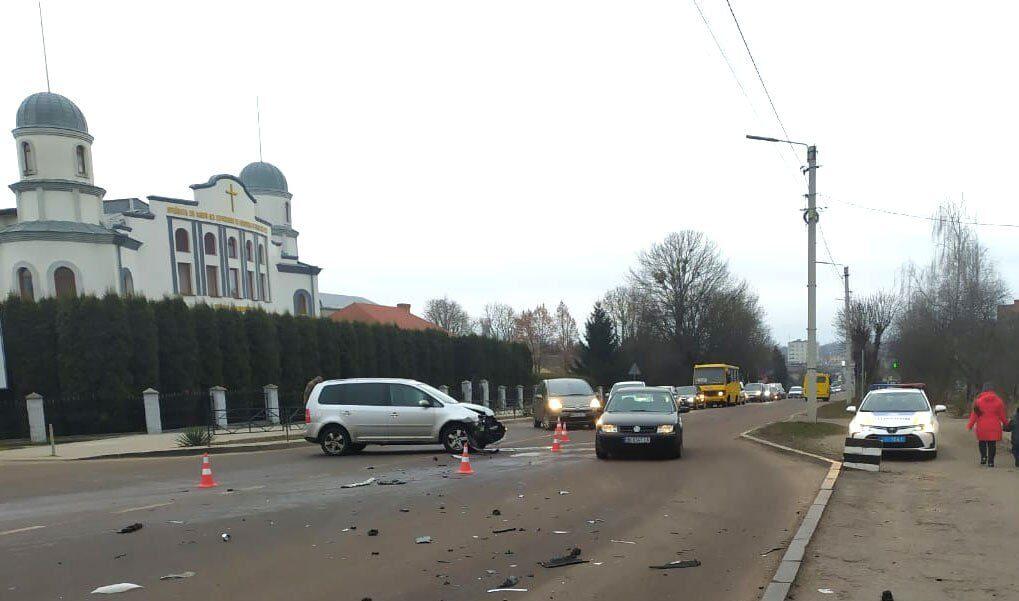 У Дубні сталося ДТП за участю службового поліцейського авто
