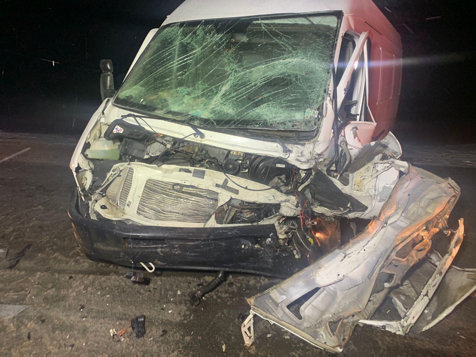 Рівненські рятувальники деблокували чоловіка з понівеченої автівки