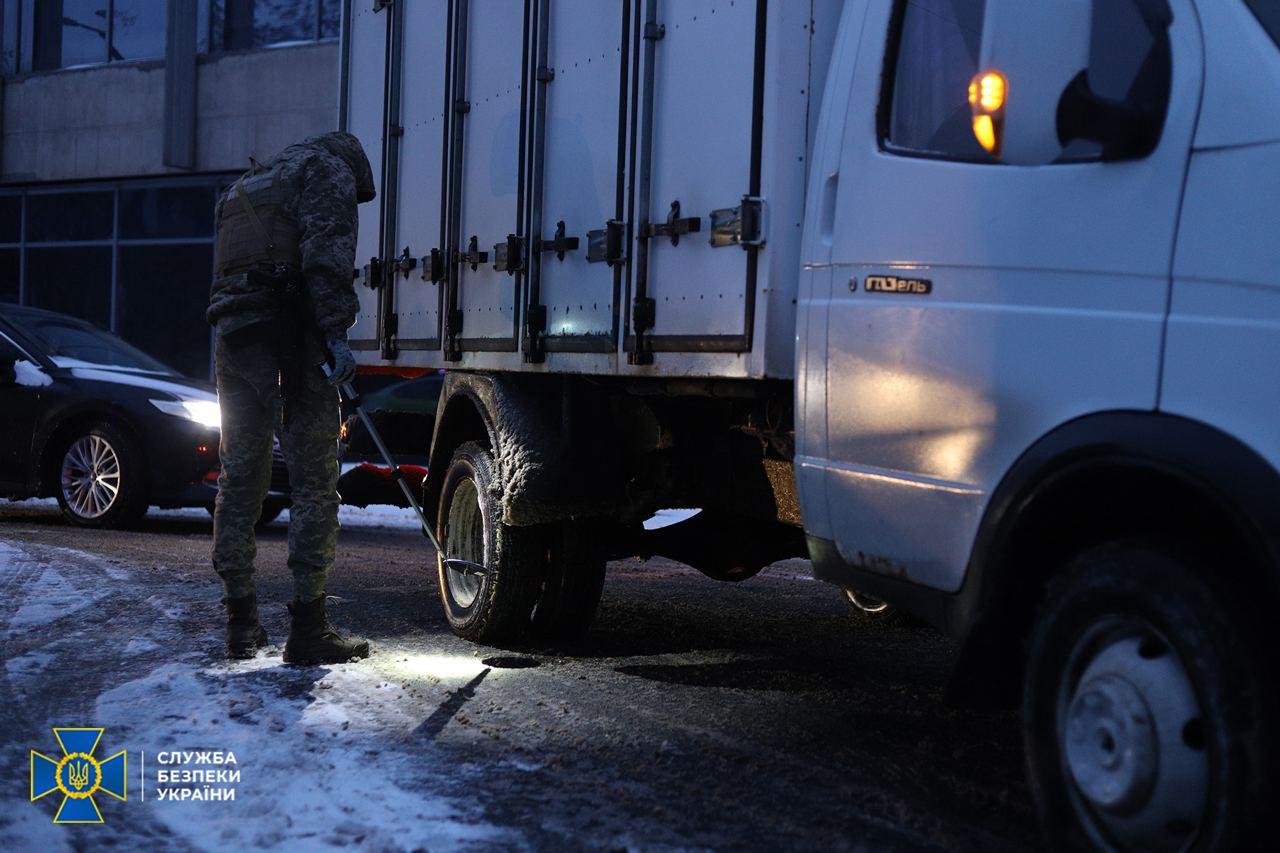 СБУ проводить обшуки в урядовому кварталі Києва та на прилеглих територіях (фото)