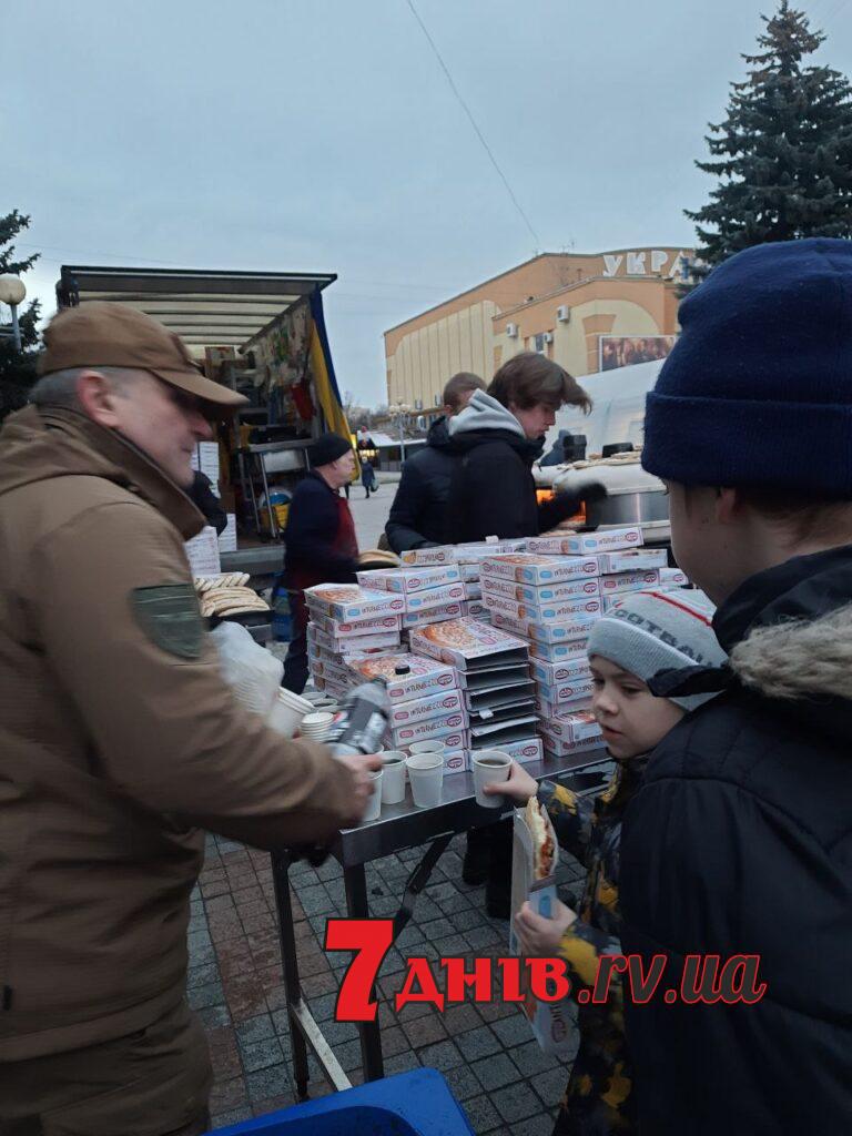 Шотландці пригощають на Майдані2