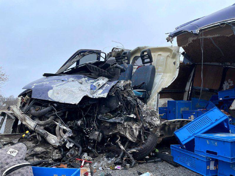 У Рівненському районі у ДТП за участю п’ятьох авто загинув водій буса1