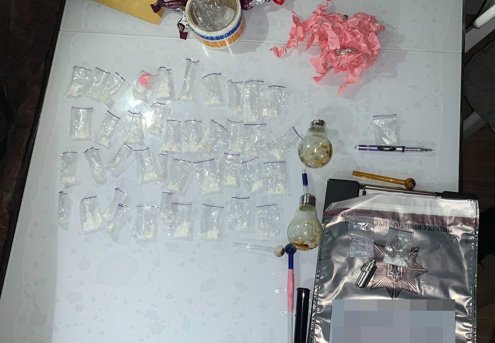 У Рівному поліцейські викрили закладчицю психотропної речовини