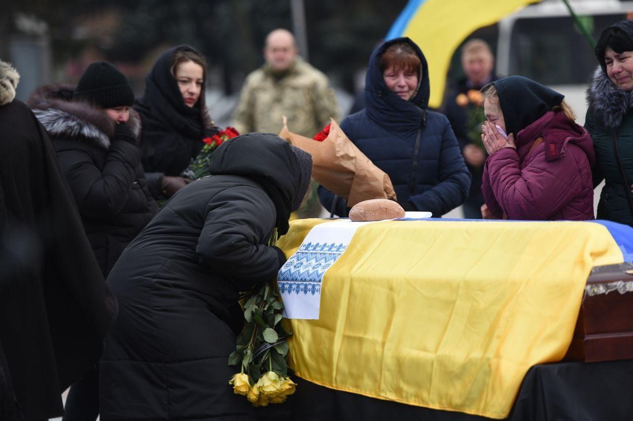 У Рівному провели в останню путь Героя Івана Добродія