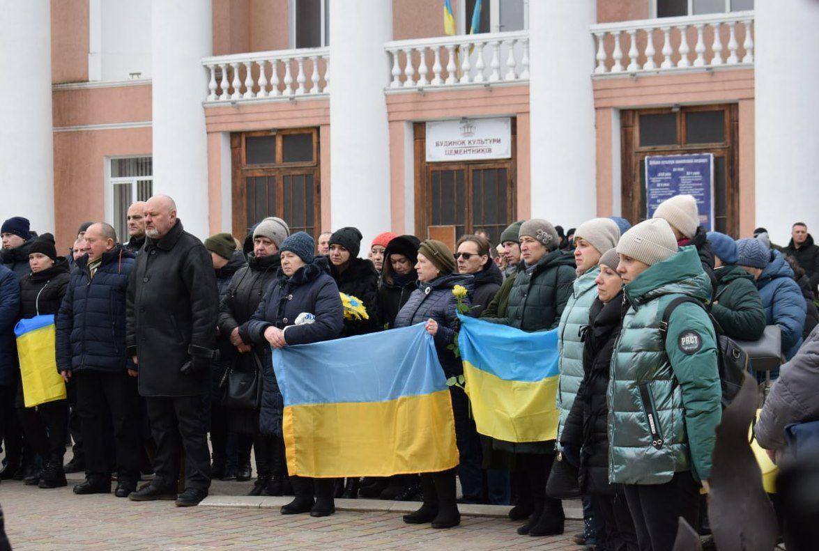 Здолбунівська громада у жалобі за загиблим воїном