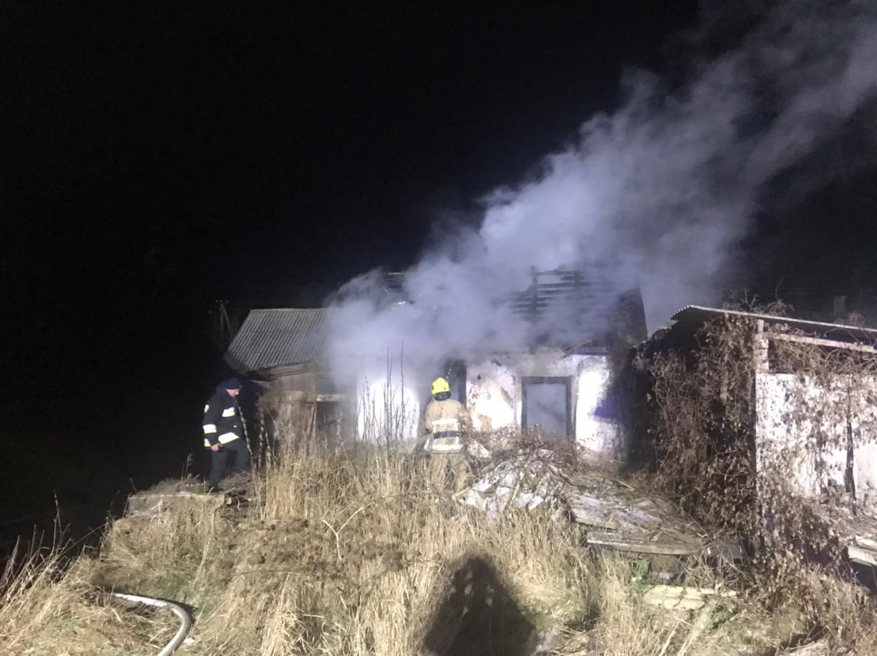 Рятувальники ліквідували пожежу у приватному господарстві Рівненщини