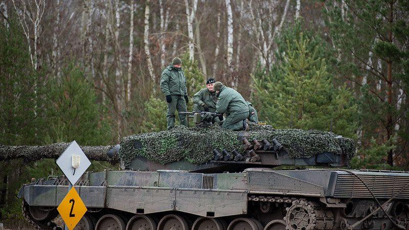 У Генштабі показали, як українці в Польщі вчаться управляти танками Leopard 2 (фото)