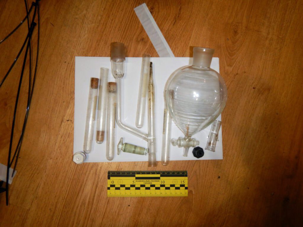 На Рівненщині поліцейські припинили «виробництво» метамфетаміну2