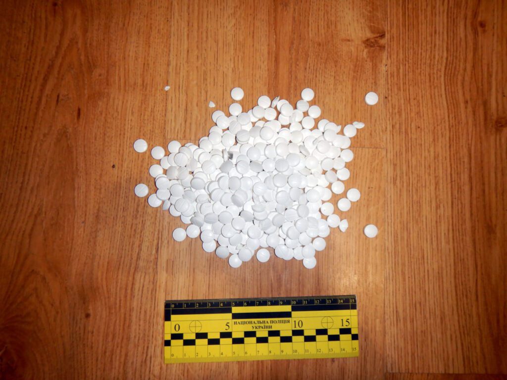 На Рівненщині поліцейські припинили «виробництво» метамфетаміну3