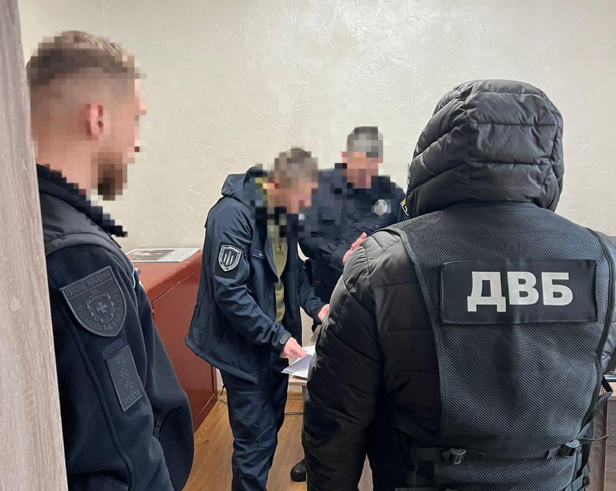 На Рівненщині викрито посадовця, який вимагав хабарі з підприємців