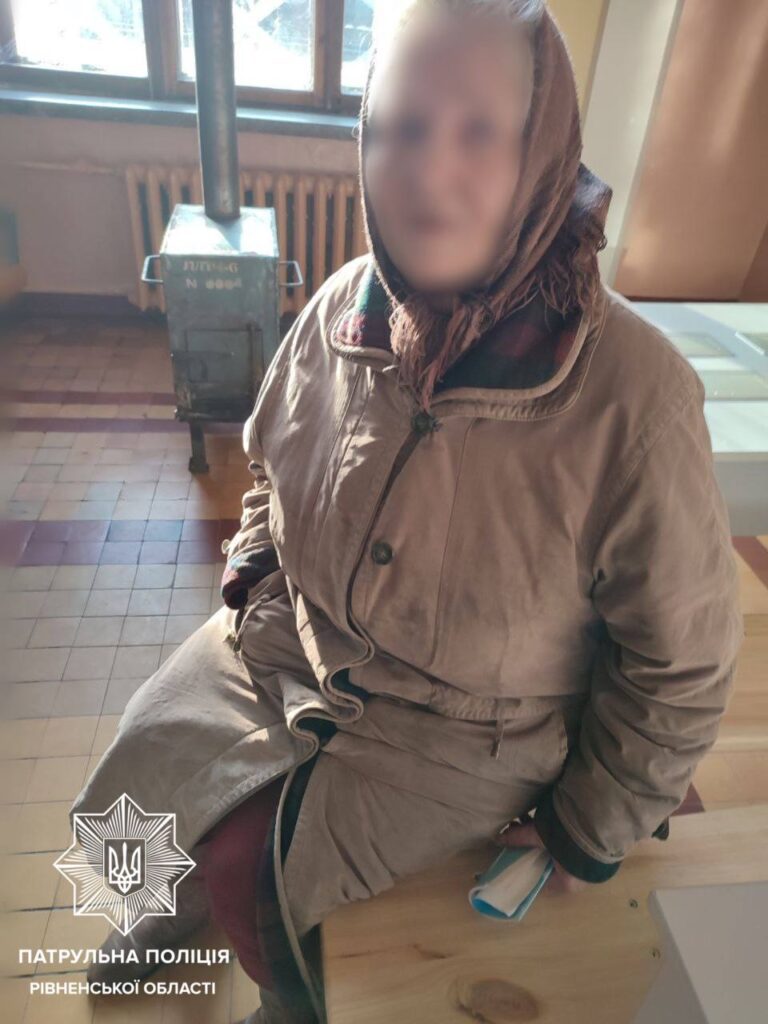 Повернути додому загублену жінку допомогла працівниця залізниці