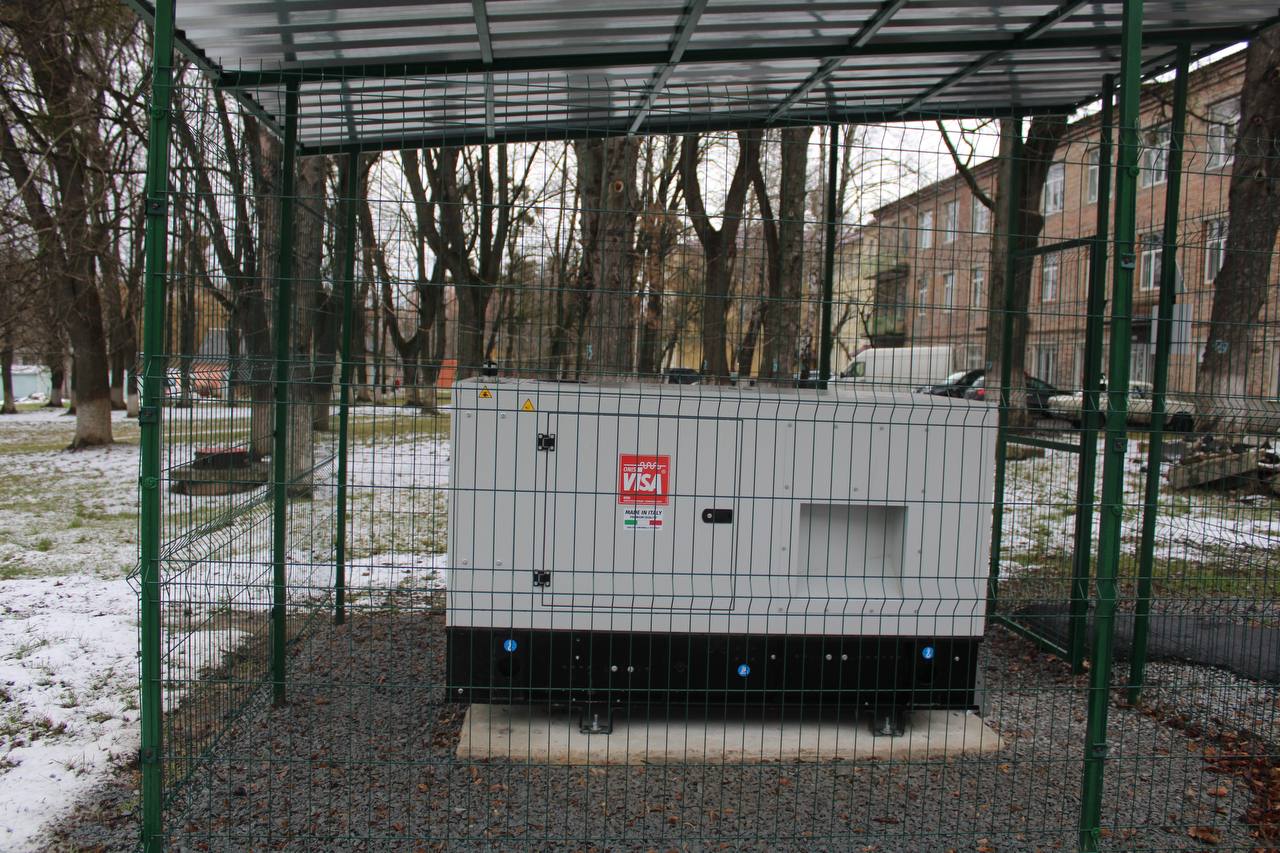 Рівненські волонтери продовжують допомагати медичним закладам