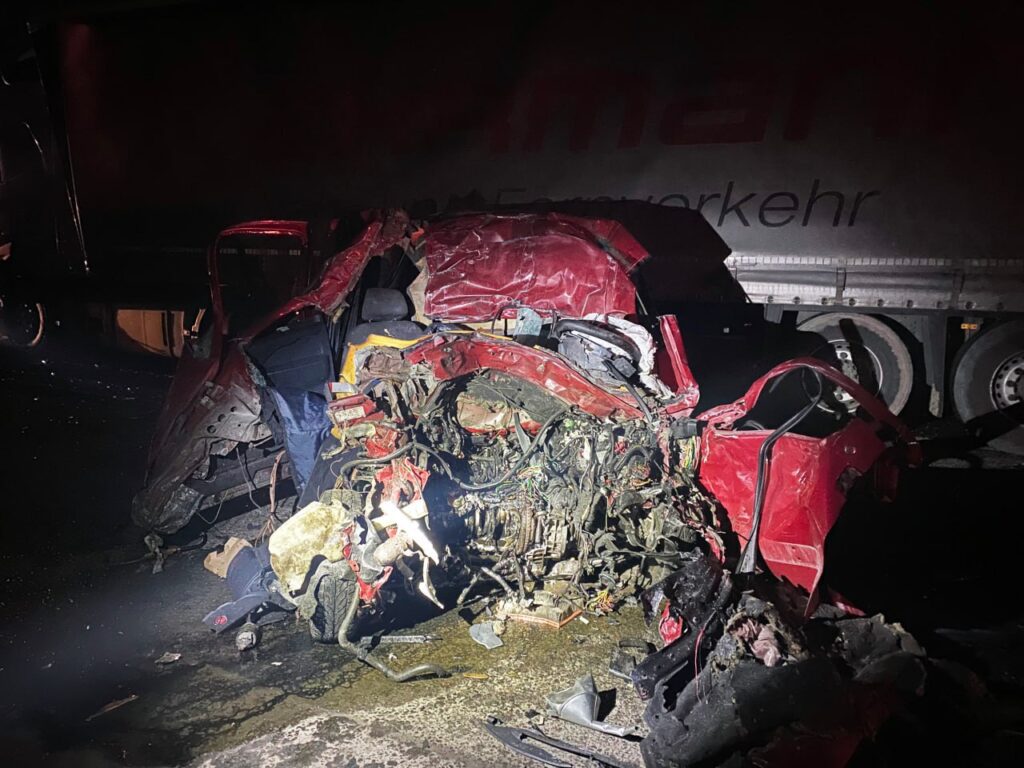 Смертельна ДТП біля Рівного тіло водія довелося деблокувати рятувальникам2