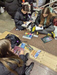 У метро Києва навчаються під час ракетної атаки