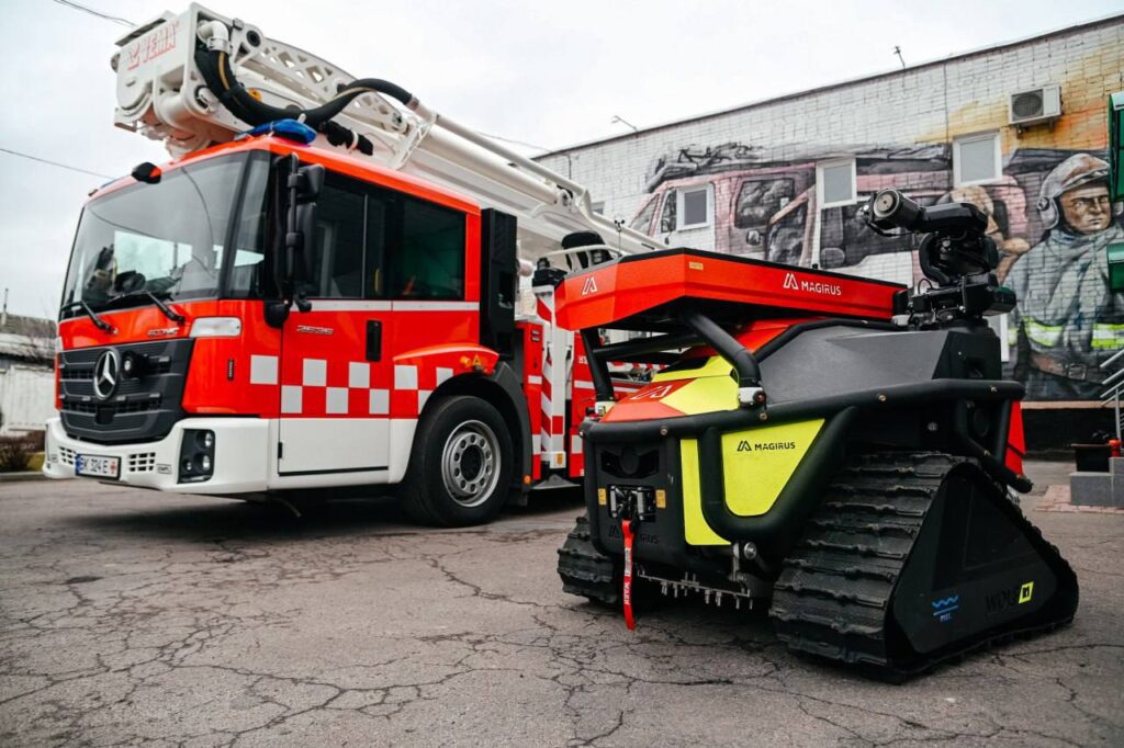 Сучасну пожежно-рятувальну спецтехніку отримали рятувальники Рівненщини