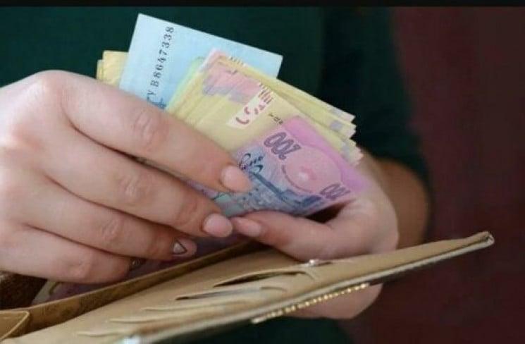 Жінці, яка збирала гроші на поховання дитини, про смерть якої збрехала загрожує до 8 років ув’язнення