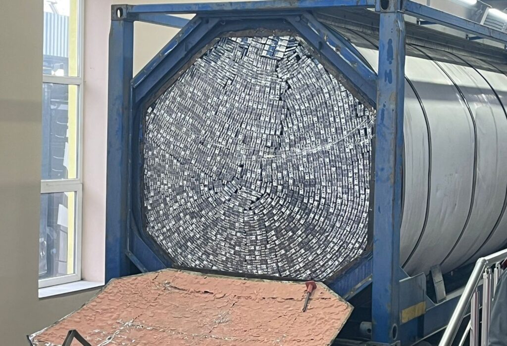 Понад 100 тисяч пачок контрабандних цигарок виявили прикордонники на кордоні з Румунією