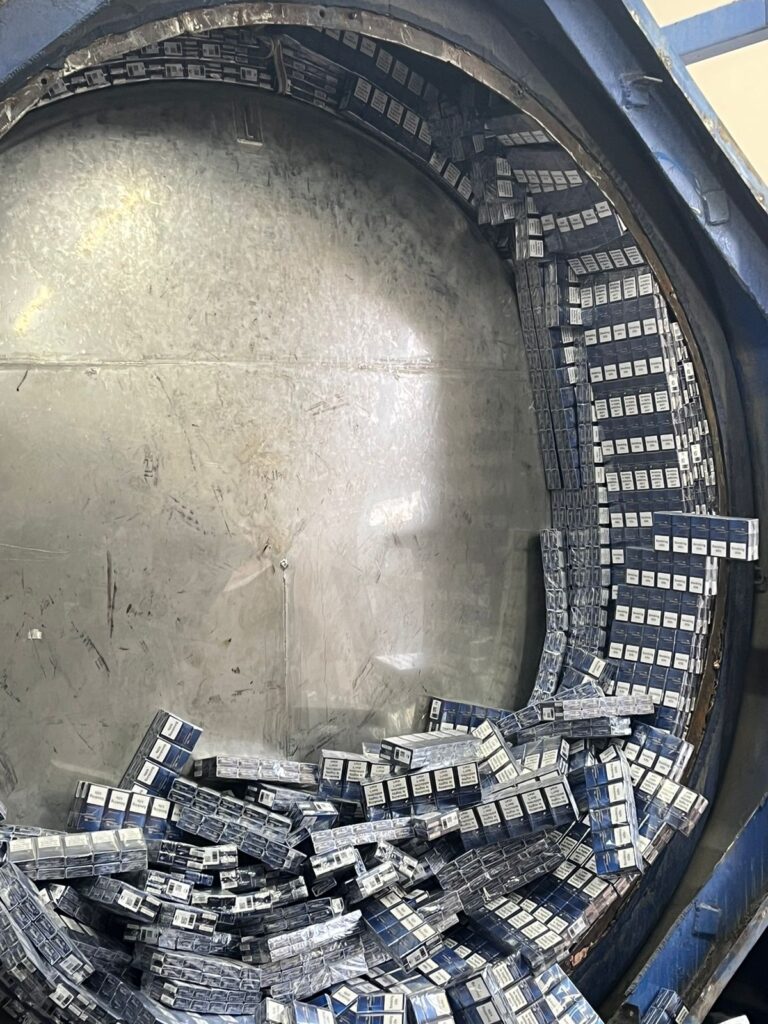Понад 100 тисяч пачок контрабандних цигарок виявили прикордонники на кордоні з Румунією3