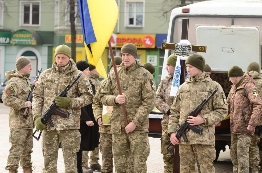 Рівняни провели в останню путь 30-річного Героя1