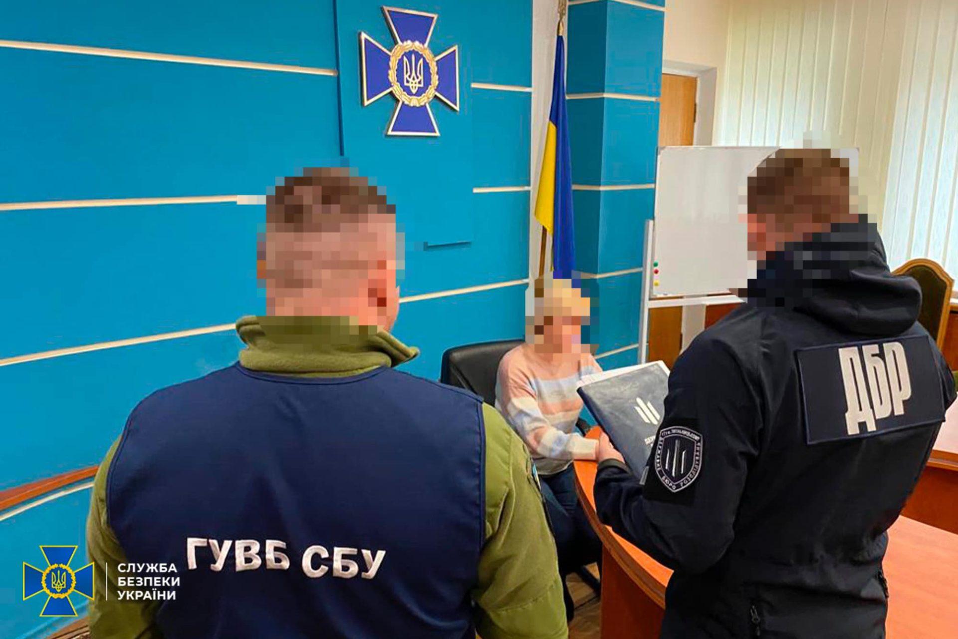 На антиукраїнській діяльності у Рівному викрито посадовицю одного з регіональних органів СБУ