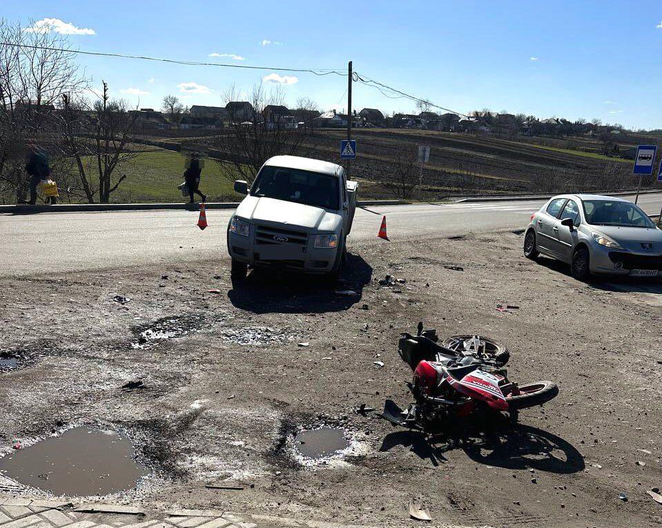 В ДТП у Рівненському районі тяжко травмувався мотоцикліст2