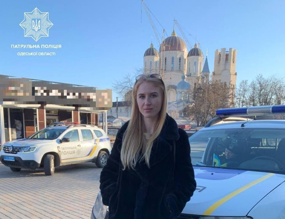 В Одесі жінка самостійно наздогнала і затримала злодія, який вкрав телефон у пенсіонера