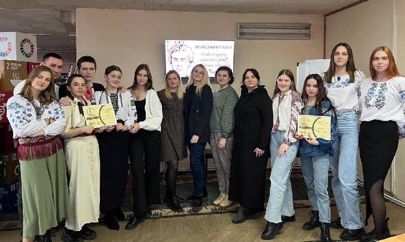 В Рівному відбувся літмузбатл: «Діти Феміди» проти «Лісових мавок»