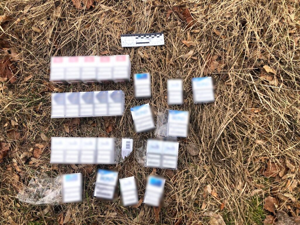 В крадіжці з магазину алкоголю, цигарок та грошей звинувачують місцевих мешканців Рівненщини2