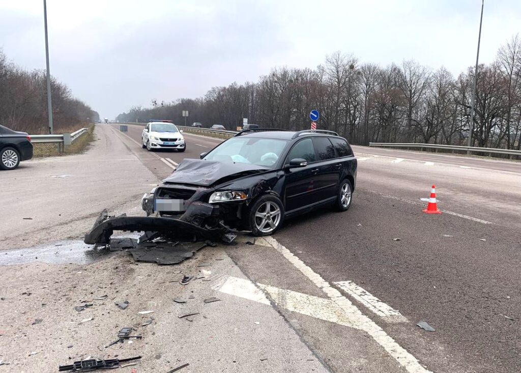 Внаслідок зіткнення двох авто на Дубенщині загинув водій легковика1