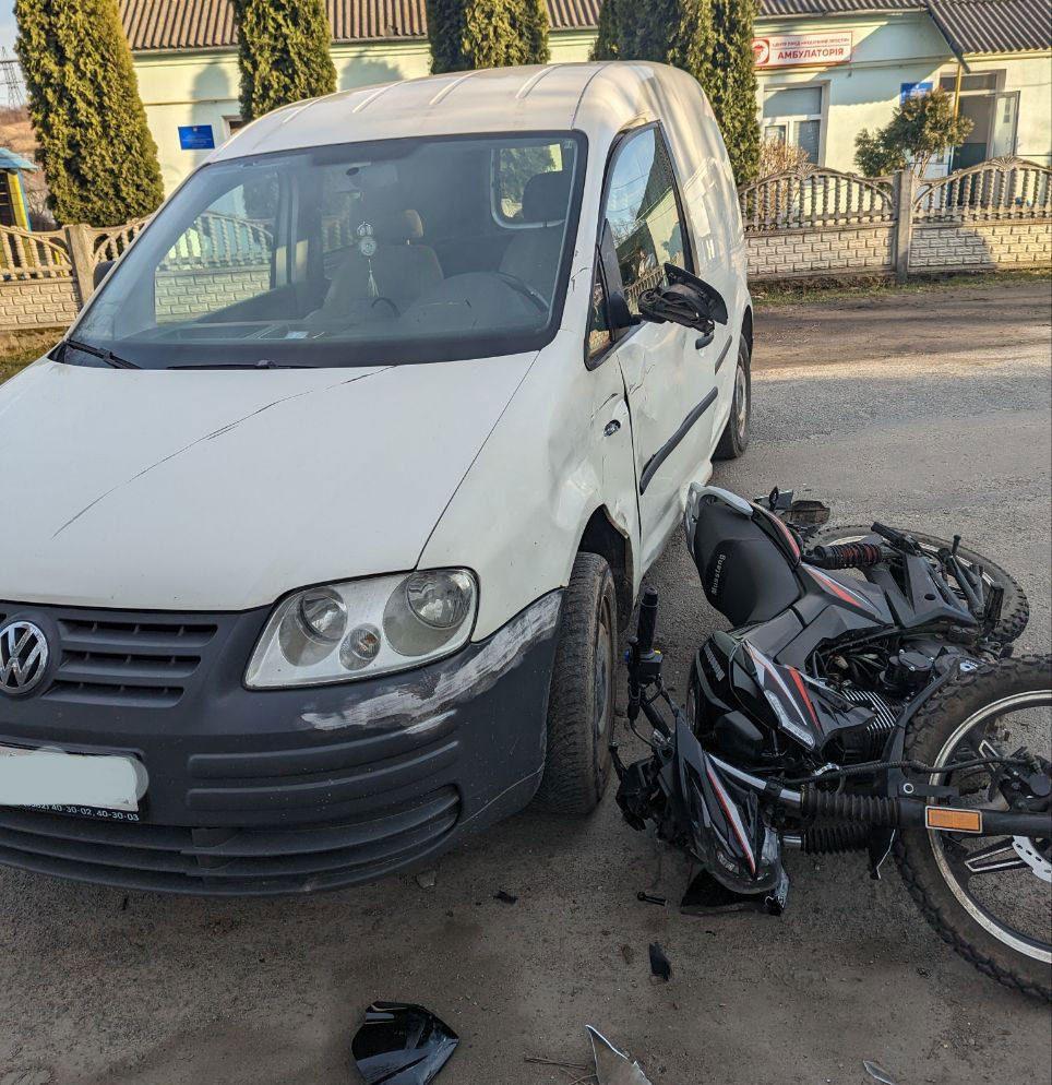 У Рівненському районі внаслідок ДТП постраждав 14-річний мотоцикліст