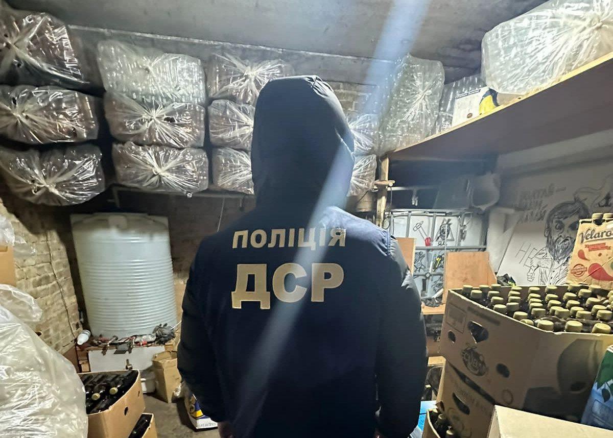 У Рівному викрили підпільний цех із виготовлення сурогату