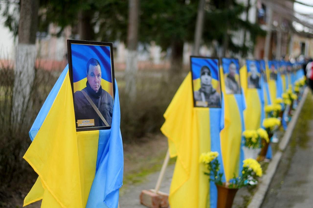 Сьогодні в селі Антопіль вшанували пам’ять 21 нацгвардійця, які загинули внаслідок ракетного удару