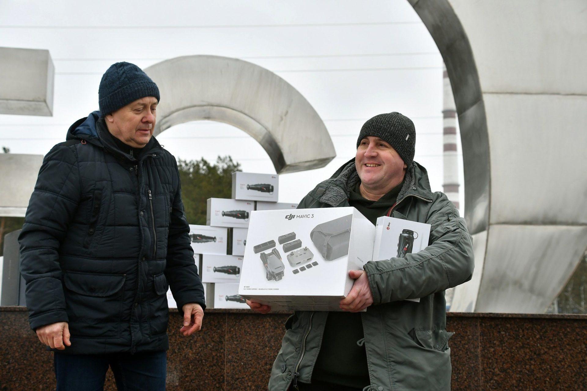 Працівники Рівненської АЕС передали до війська необхідне на фронті обладнання