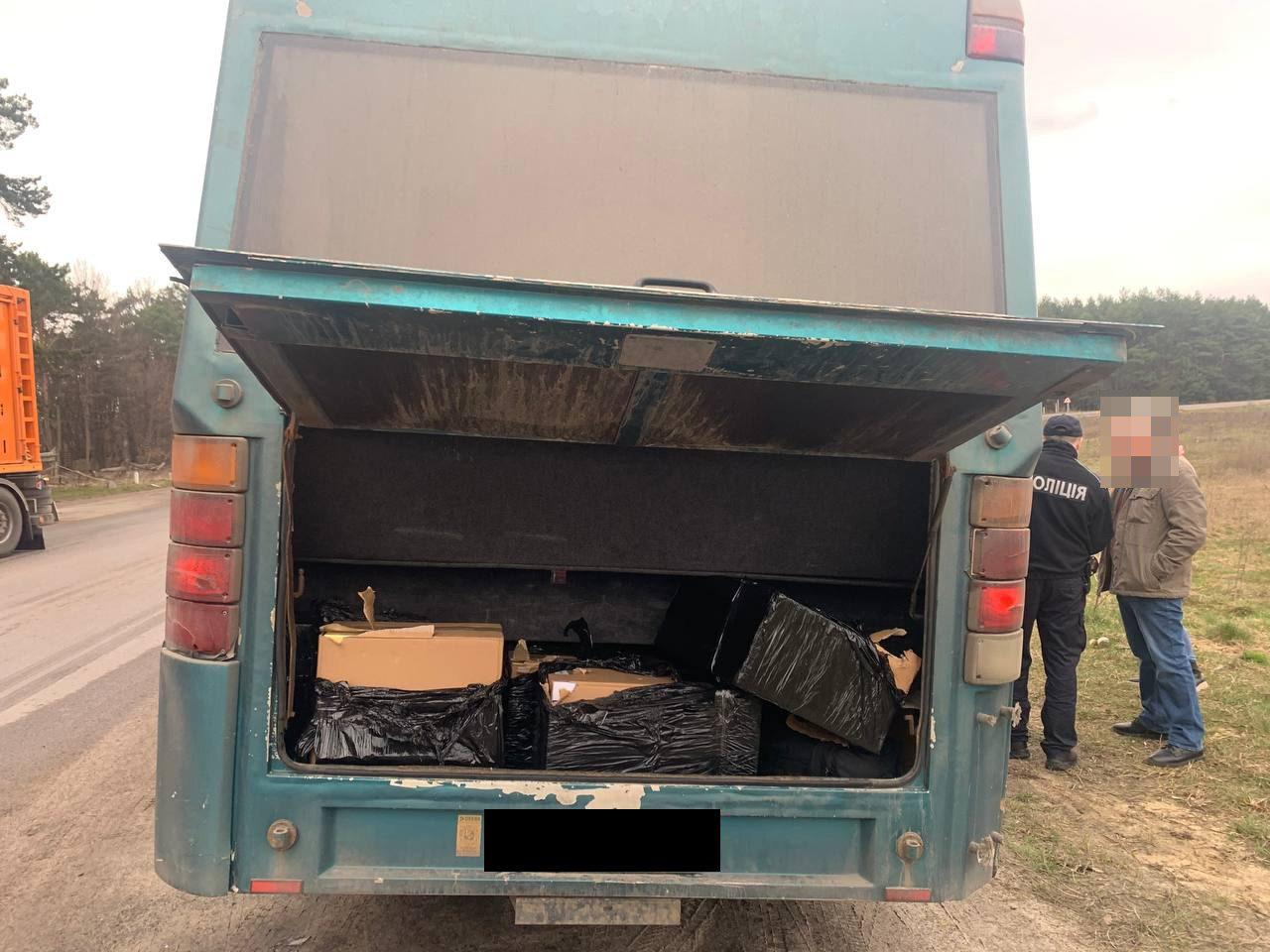 Виявлено безакцизні цигарки в маршрутці.