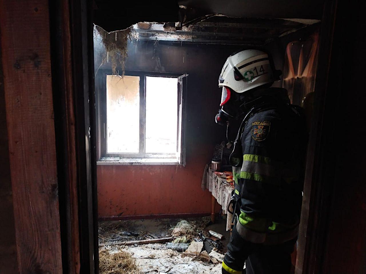 У Дубровицькій територіальній громаді вогнеборці ліквідували пожежу в приватному господарстві