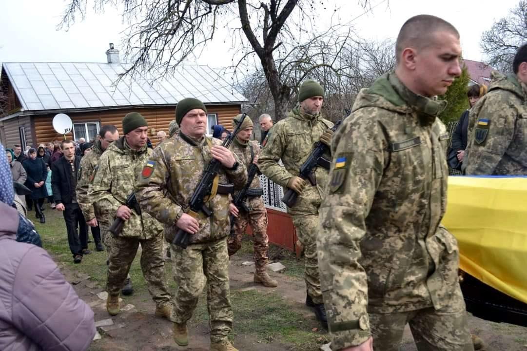 Рівненщина провела в останню дорогу двох Героїв