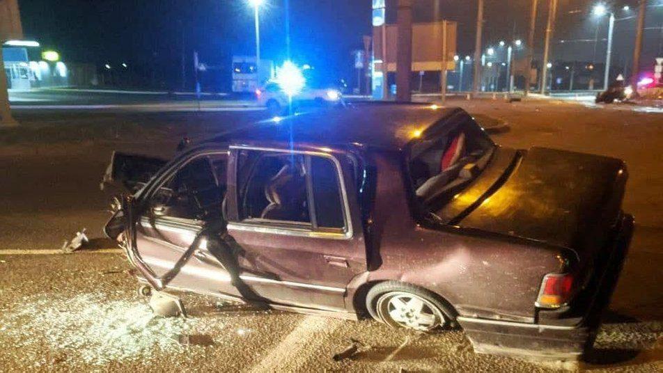 Влетів у стовп.